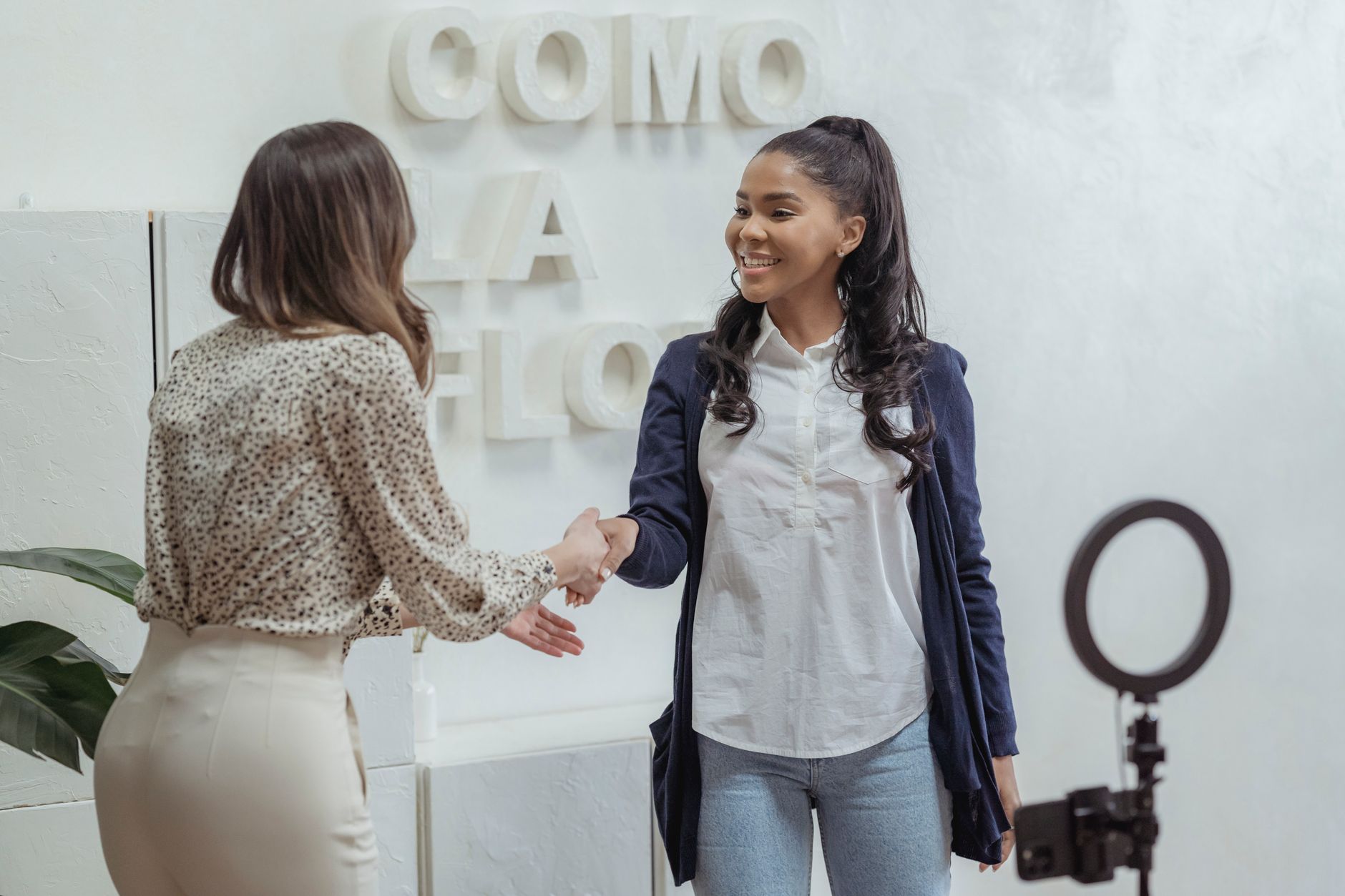 Intégration UGC et vidéos courtes en marketing B2B et TPE