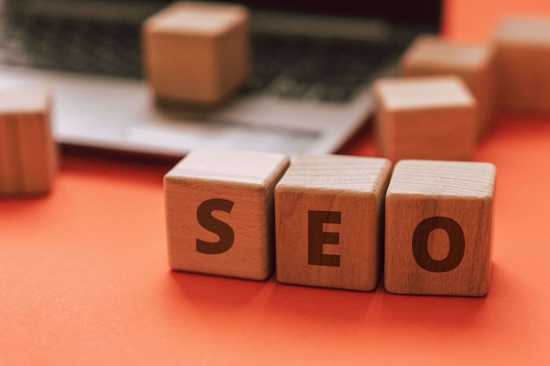 Illustration des divers types de backlinks pour améliorer le SEO des TPE et PME
