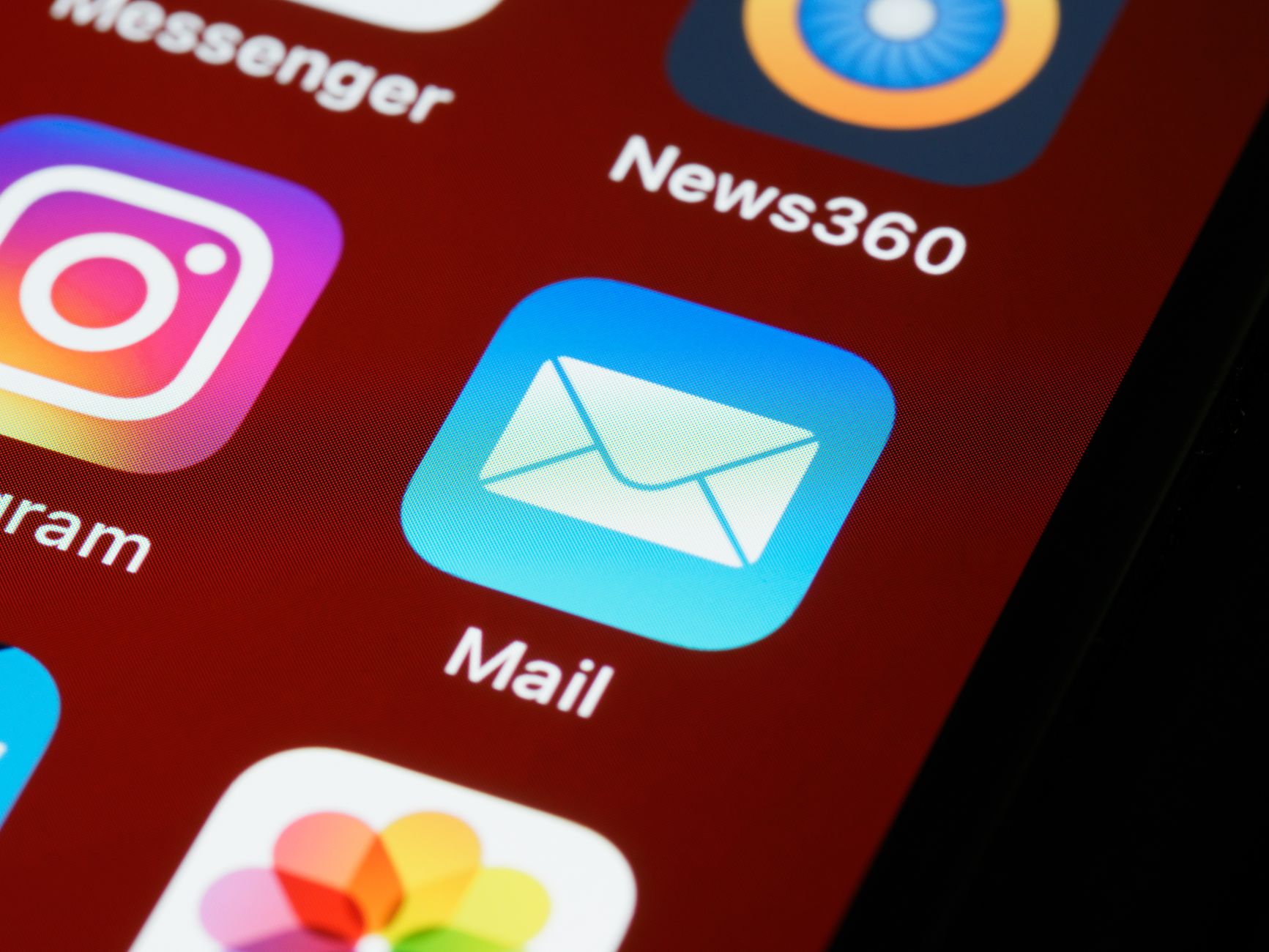 Comparatif des outils email marketing pour PME Mailchimp Brevo HubSpot