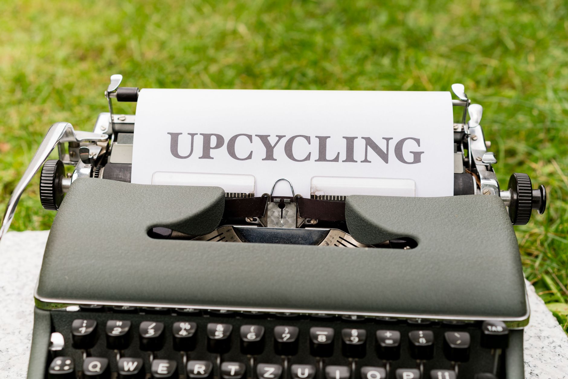 Illustration de différentes étapes pour recycler efficacement le contenu marketing et optimiser sa réutilisation