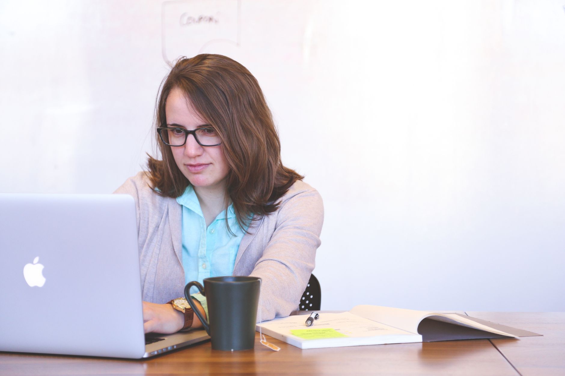Image illustrant des campagnes d'email marketing réussies avec focus sur l'importance de l'objet pour augmenter le taux d'ouverture