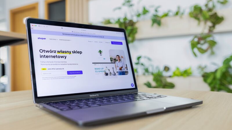 Graphique illustrant l'analyse des KPIs pour évaluer l'efficacité des campagnes d'email marketing