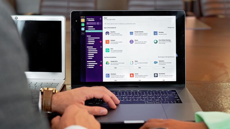 Interface d'un outil CRM gratuit et abordable pour TPE en 2026