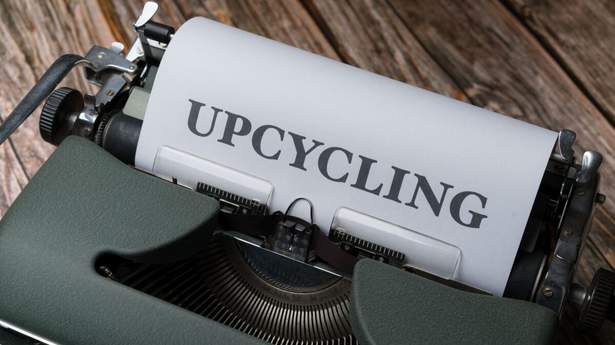 Image illustrant le recyclage de contenu marketing en plusieurs formats digitaux