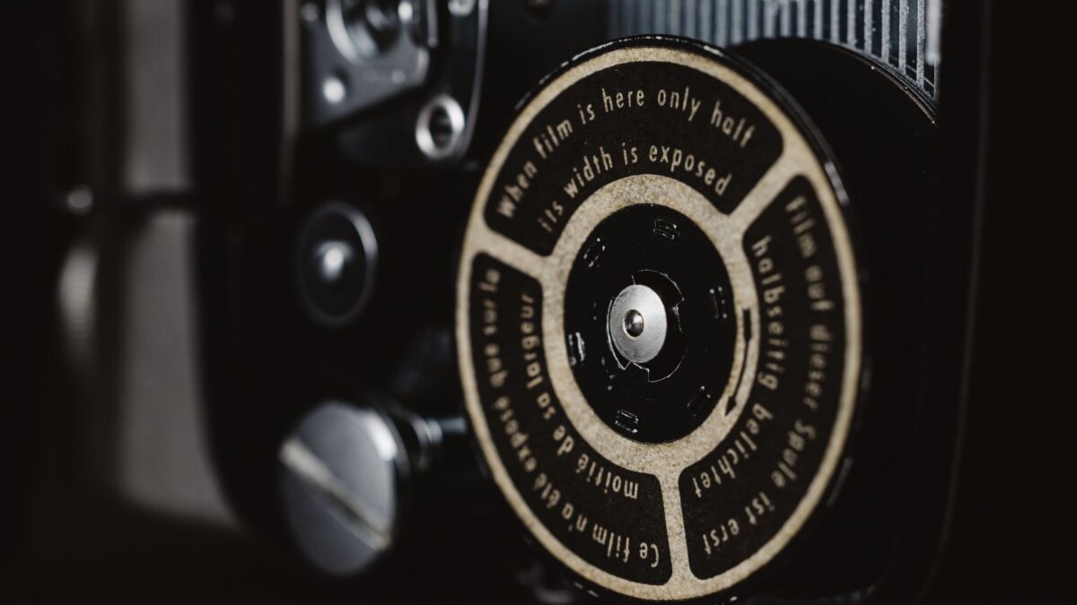 Professionnel utilisant Reels pour stratégie B2B efficace sur Instagram