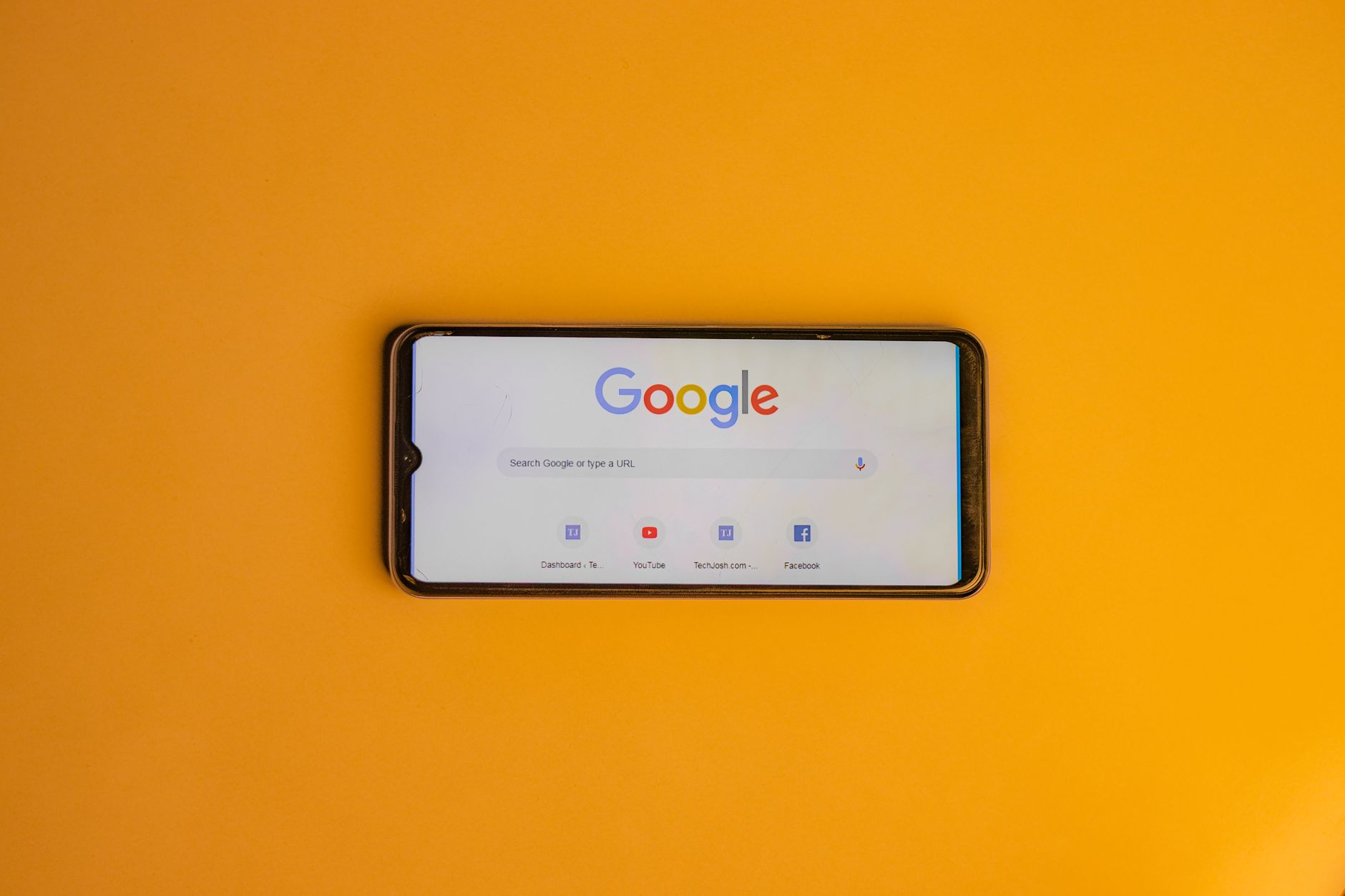 Image illustrant l'utilisation des réseaux sociaux pour améliorer le référencement naturel et atteindre la première page Google