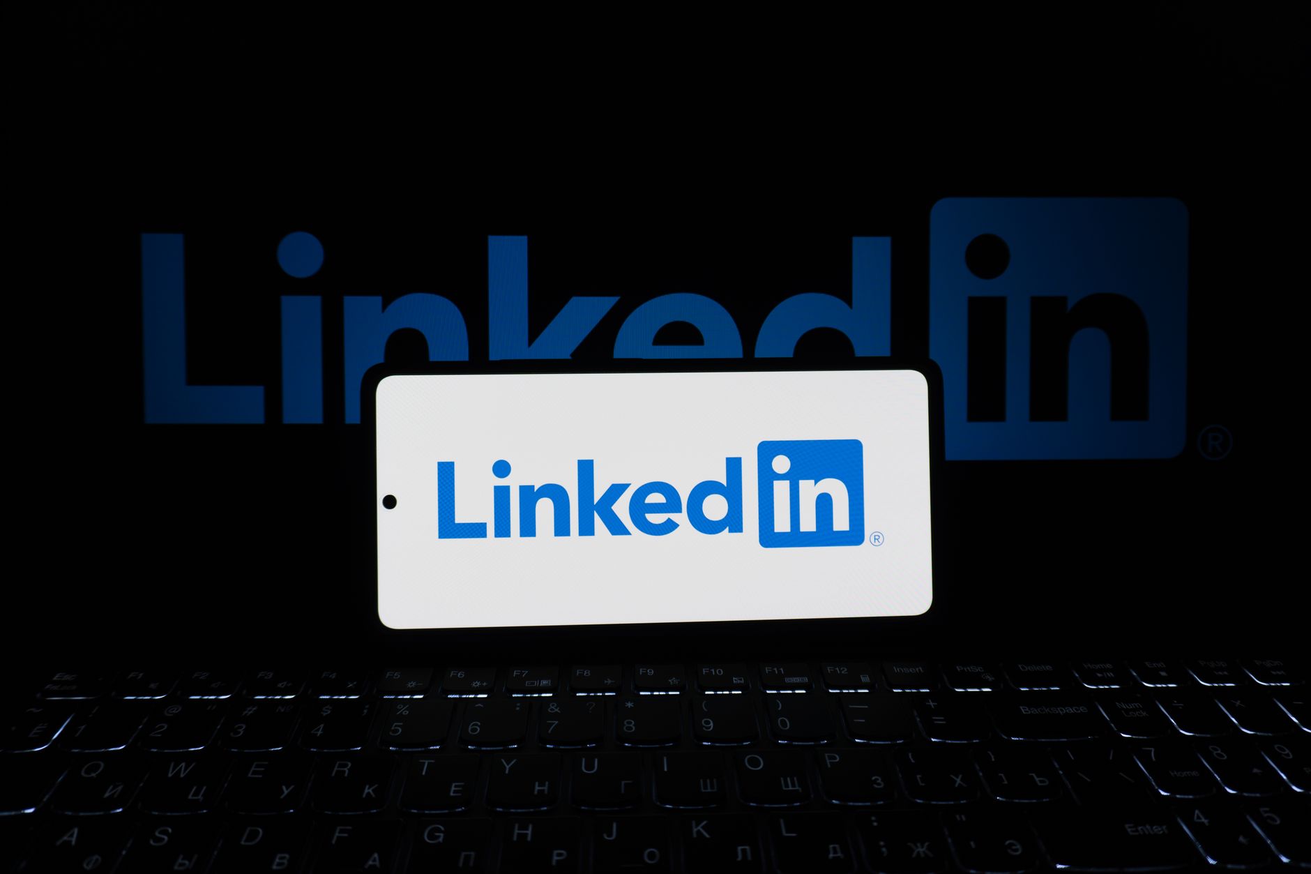 Comparaison de l'efficacité de LinkedIn et Instagram pour des stratégies réussies en B2B