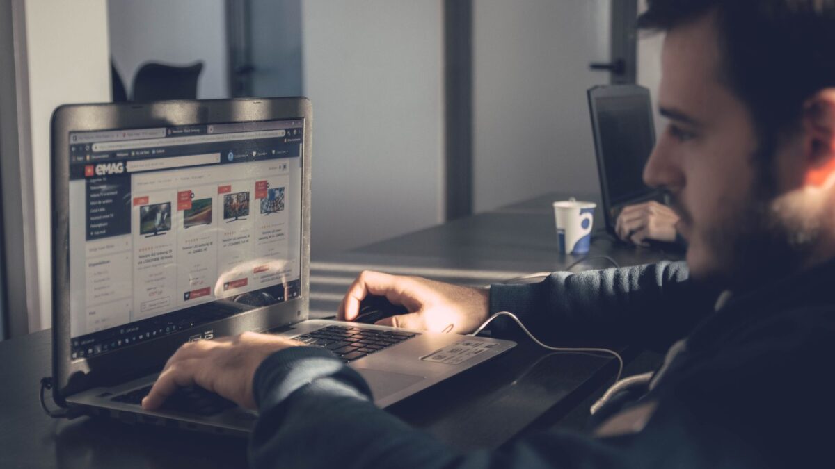 Équipe IT réactive assurant confiance et visibilité dès le premier contact avec le client